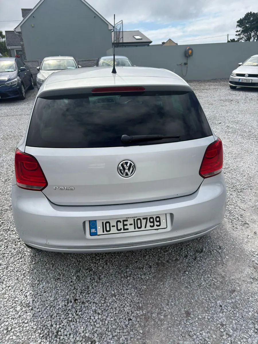 Volkswagen Polo 2010 - Image 2