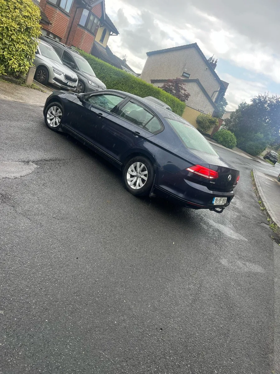 Volkswagen Passat - Image 2