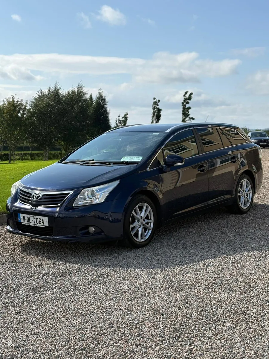 2011 Toyota Avensis 2.0 D4D Aura - Image 1