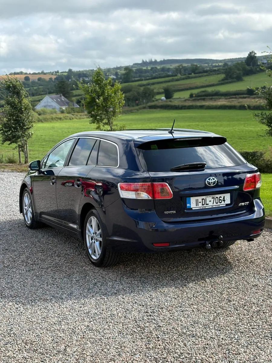2011 Toyota Avensis 2.0 D4D Aura - Image 2