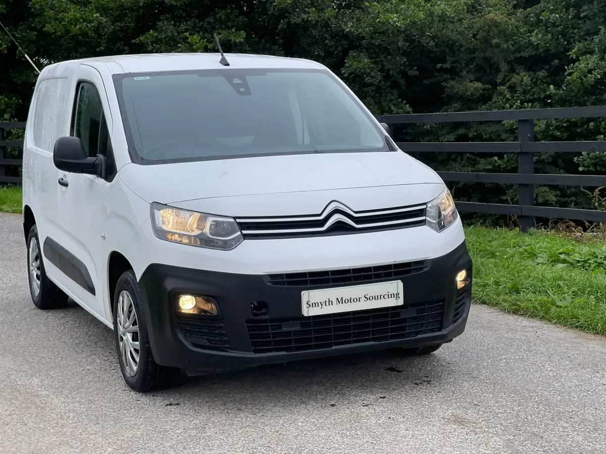 202 Citroen Berlingo Enterprise Spotless***** - Image 2