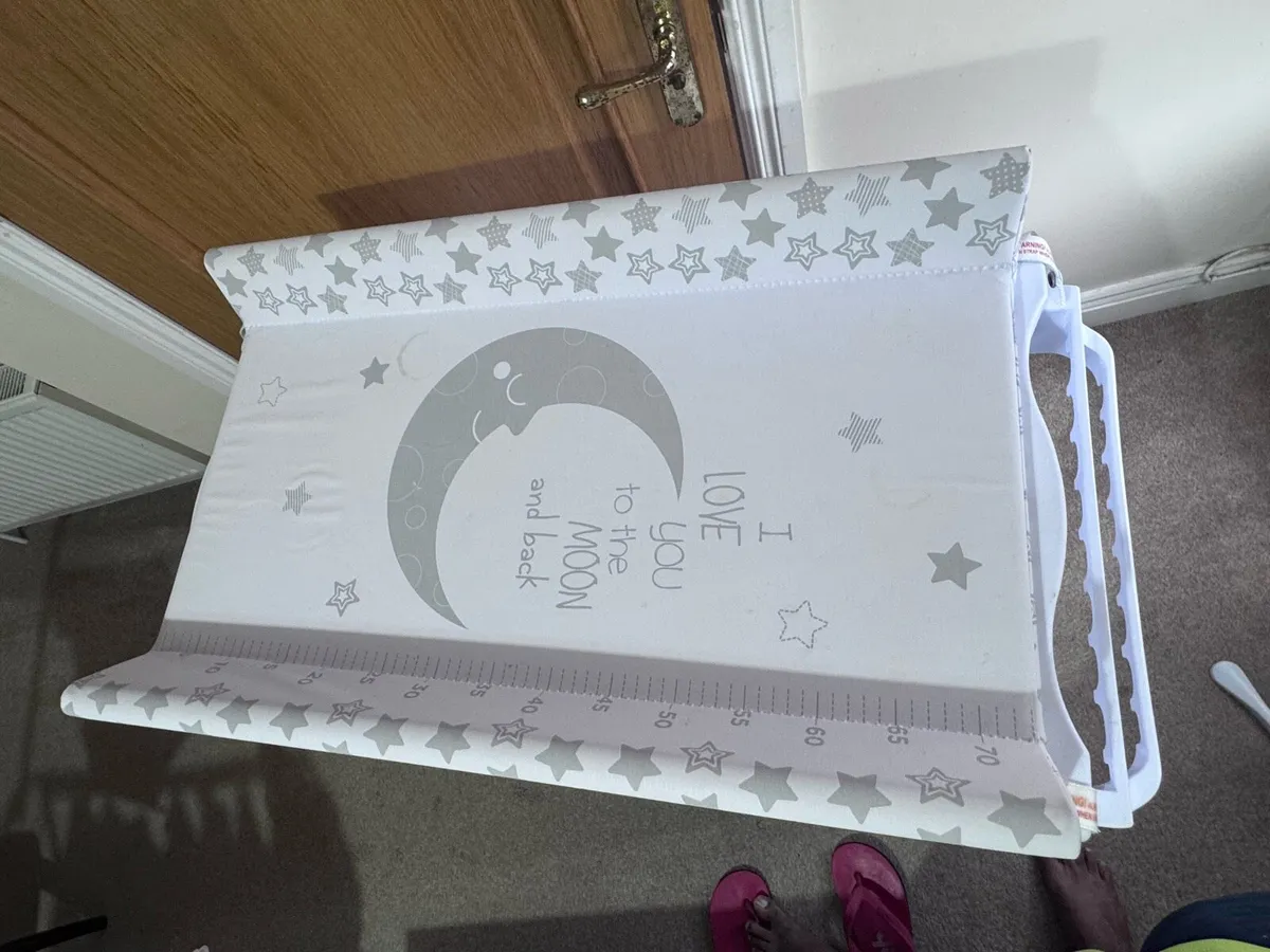 Baby changing Table - Image 1