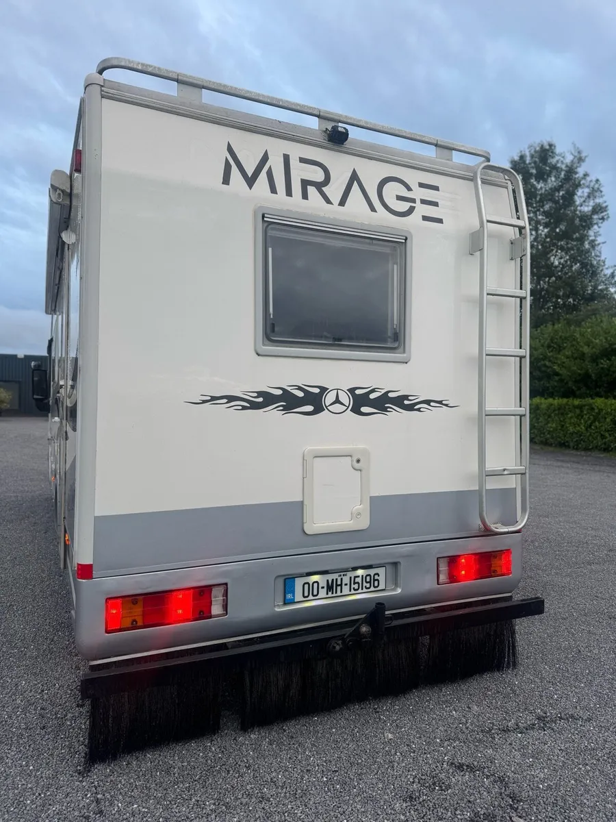 Luxury Mirage 6000 Mercedes Auto 4 berth 4 Belt - Image 4