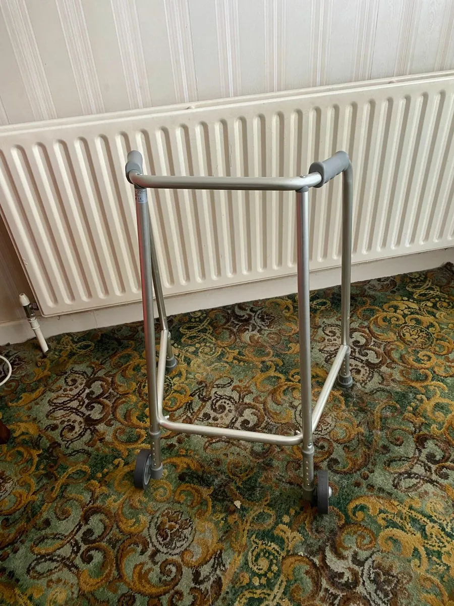 Walking Aid with wheels - Image 2
