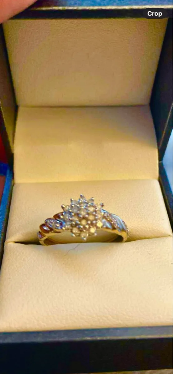 Natural real diamond 9ct gold cluster ring…size N - Image 1