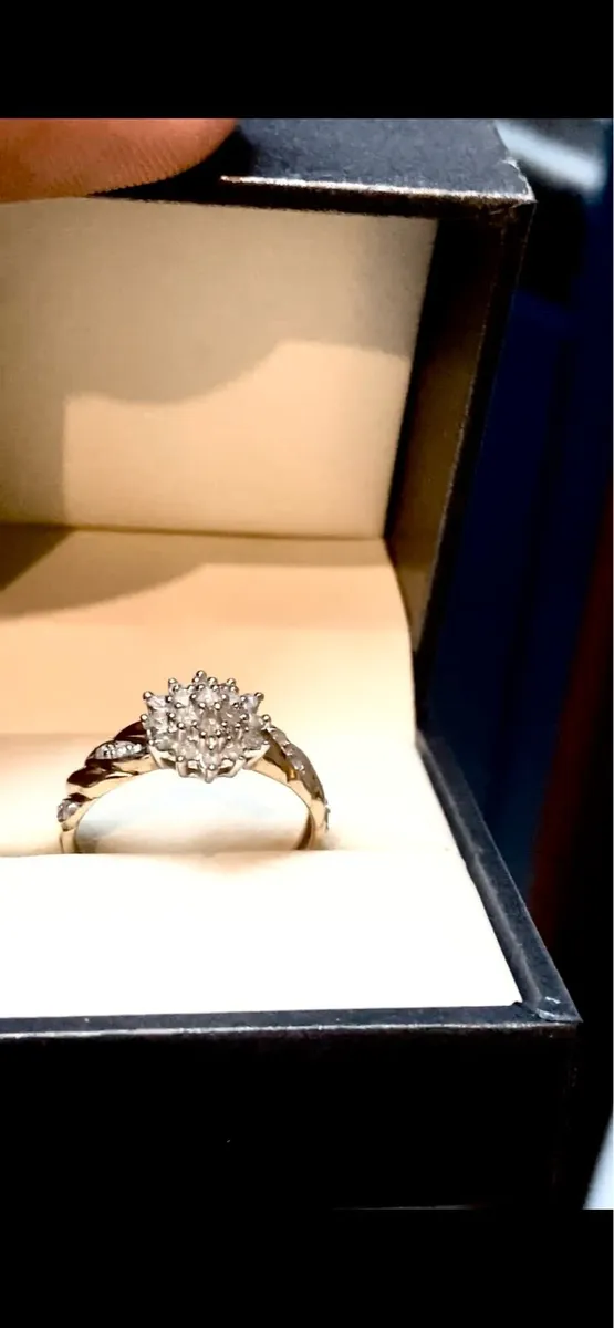 Natural real diamond 9ct gold cluster ring…size N - Image 2