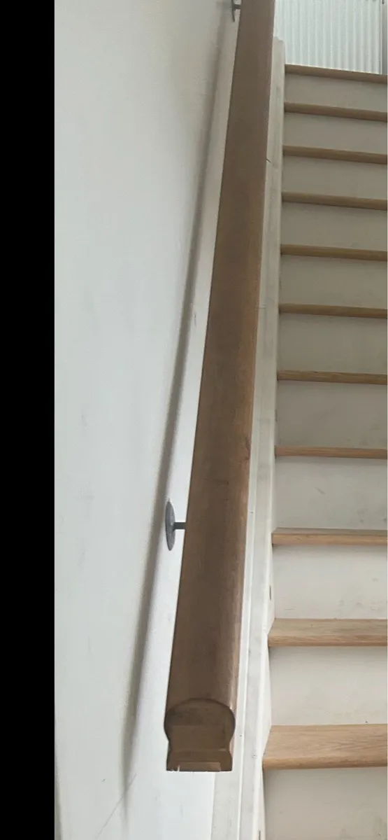 Oak stairs handrail