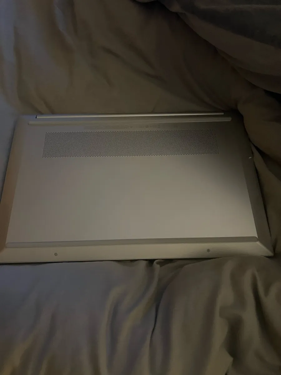 Laptop - Image 3