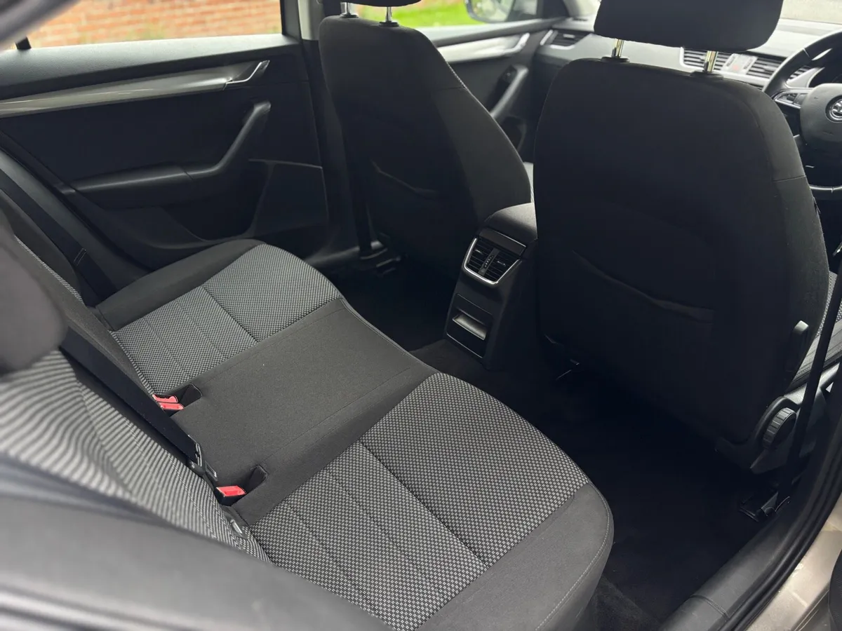 2015 Skoda Octavia 1.6 TDI - Image 4