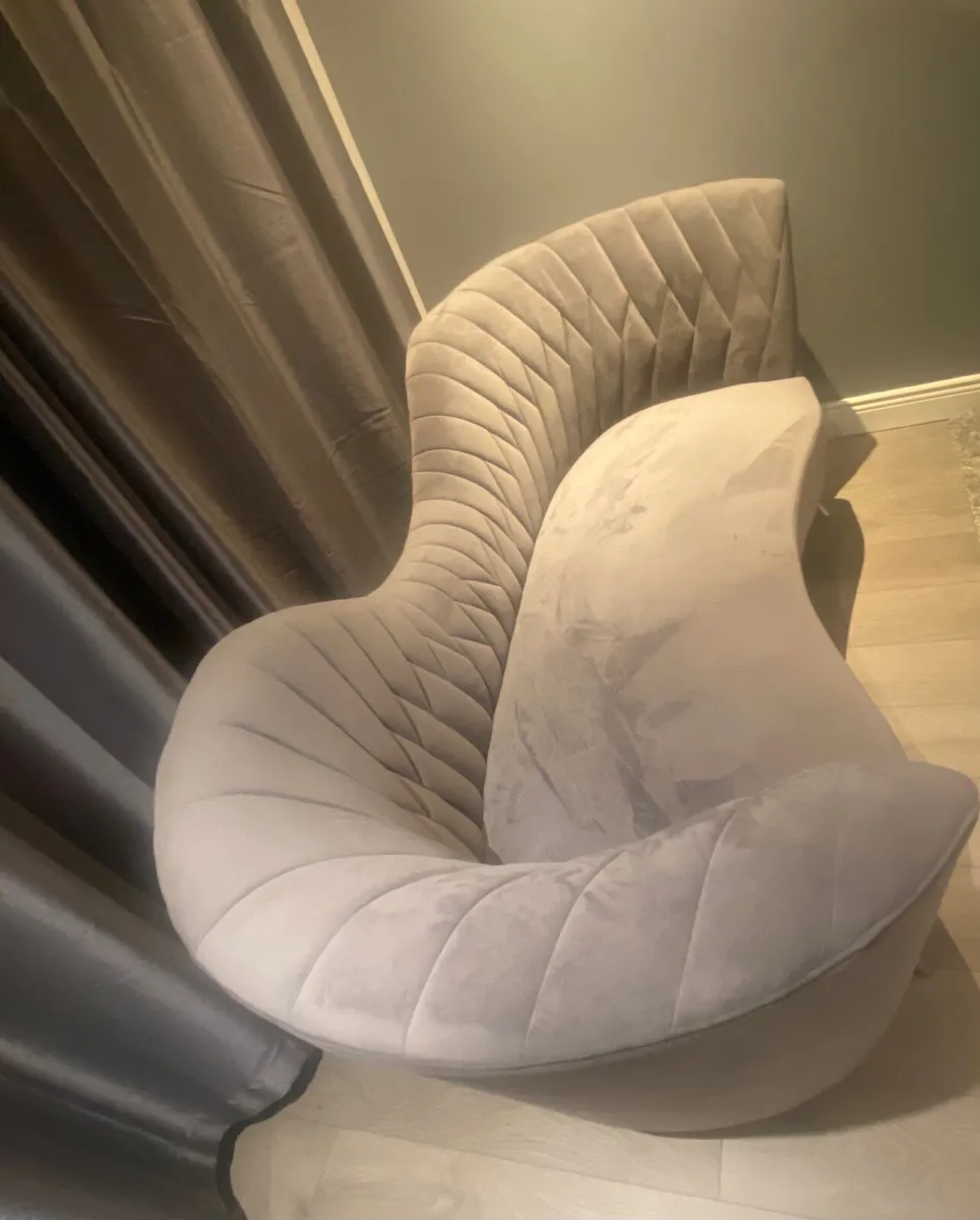 Chase lounge - Image 1