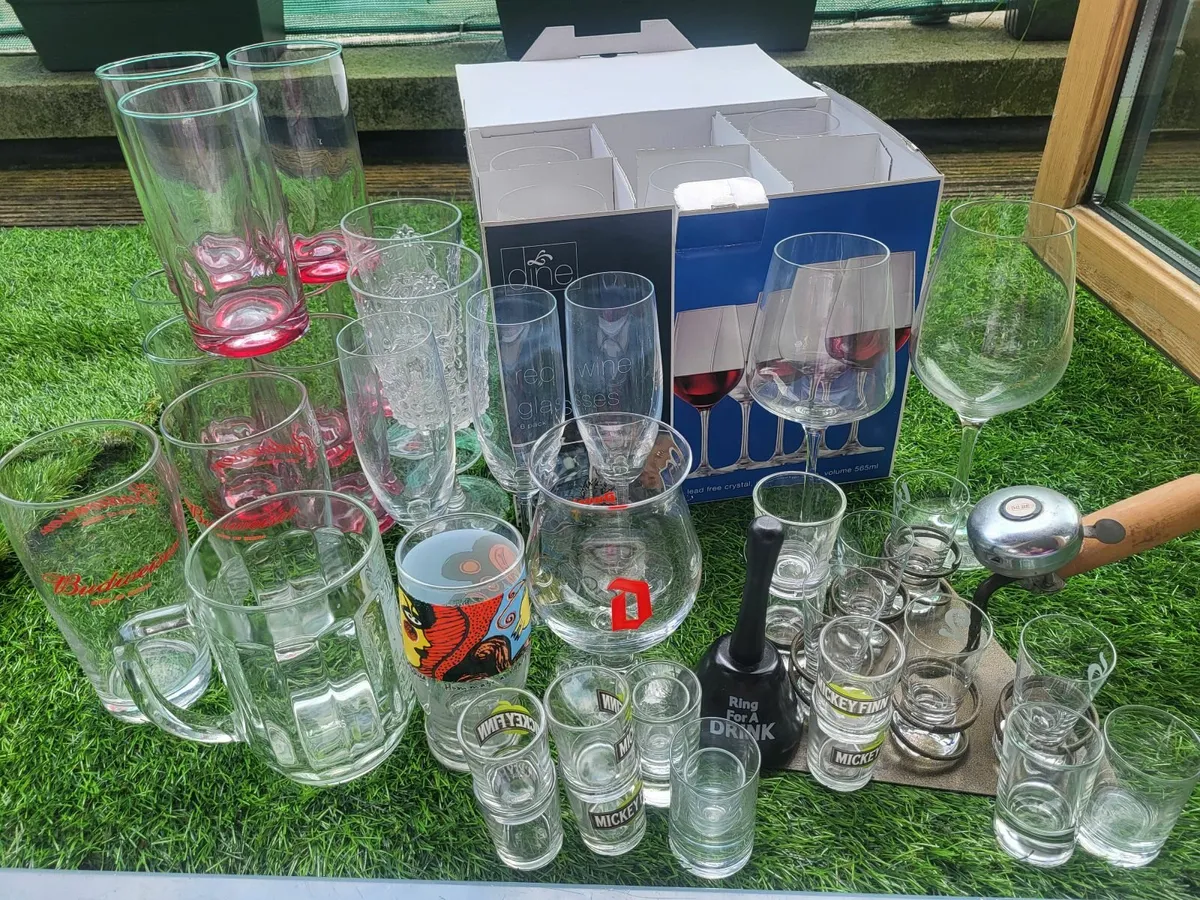 Kitchen tableware, glasses, cutlery, etc. - Image 1