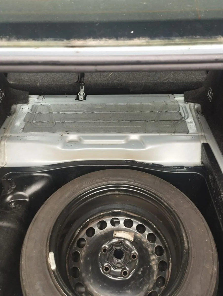 Car - Image 3