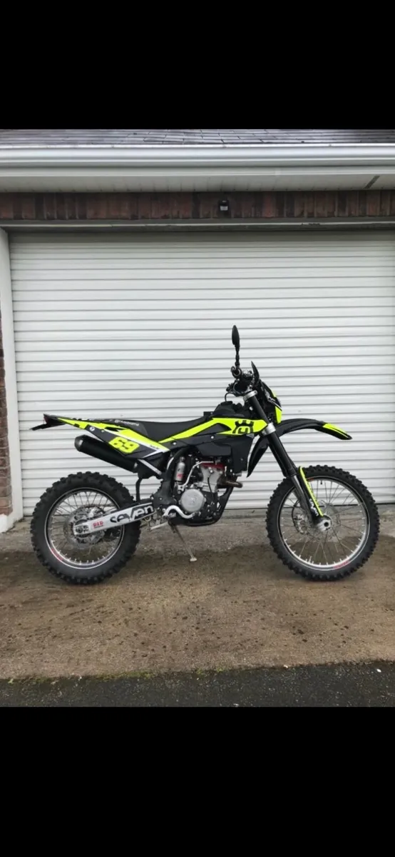 HUSQVARNA Te 250r road reg - Image 1