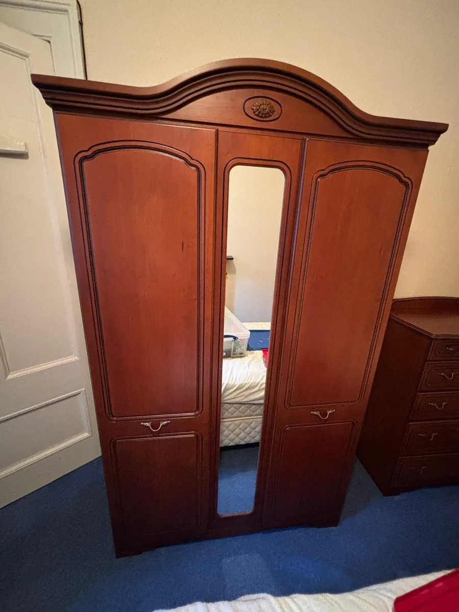 Wardrobe - Image 2