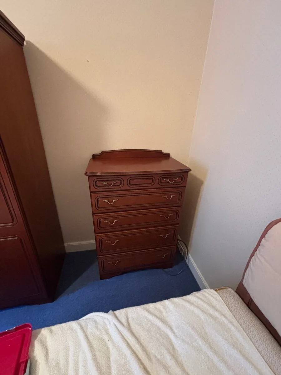 Chest of drawers - Image 1