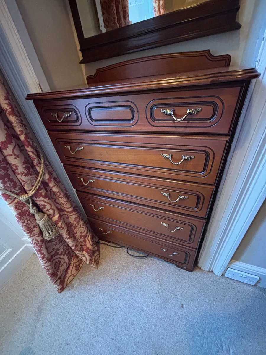 Chest of drawers - Image 2