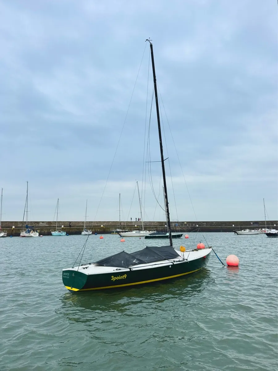 Squib sailing boat - Image 1