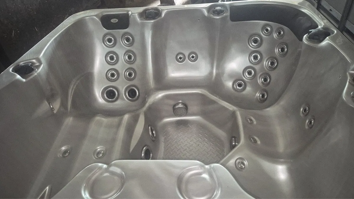 Hot tub - Image 4