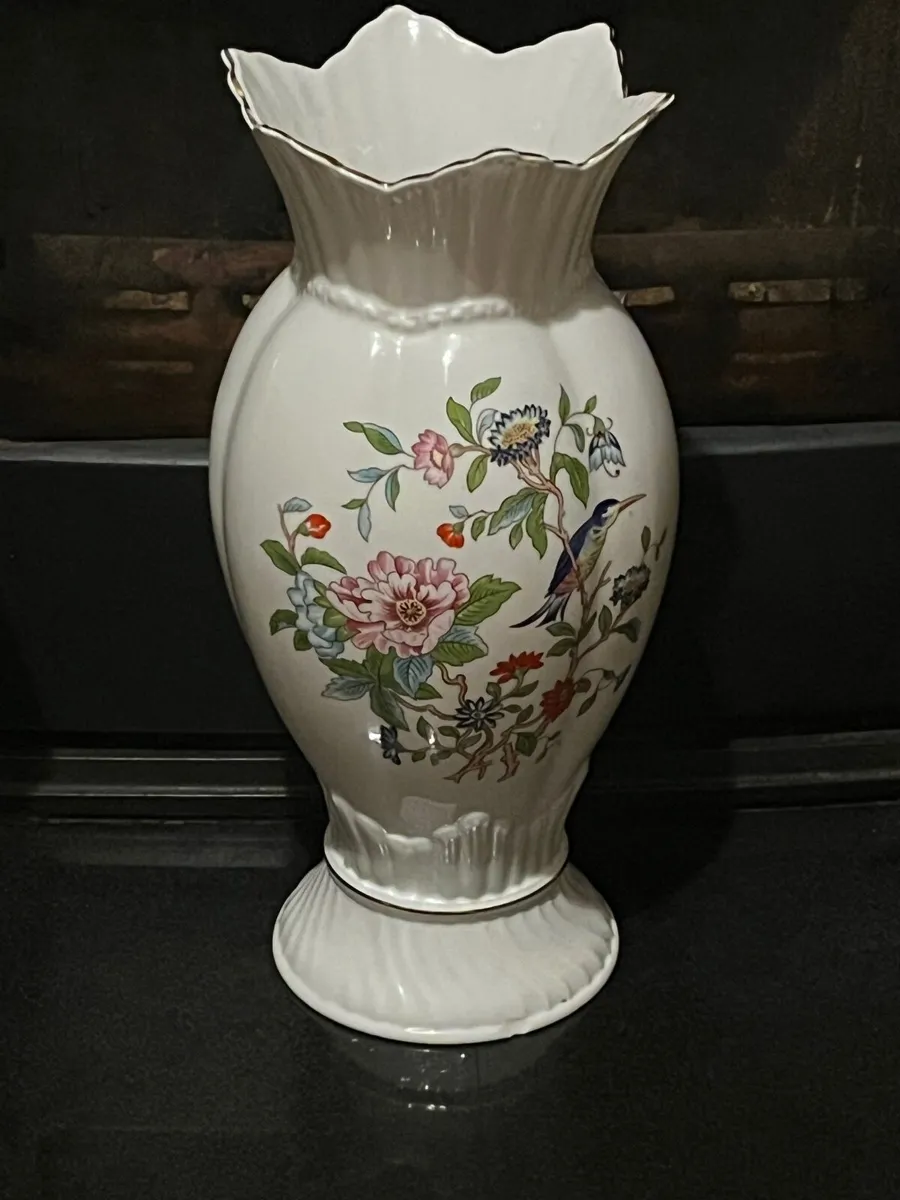 Aynsley Vase - Image 1
