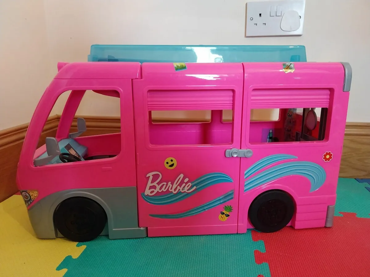 Barbie Camper with Dolls - Image 1