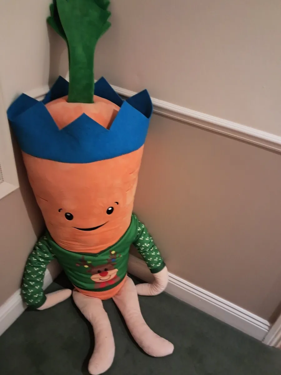 Large Kevin the Carrot - Image 2