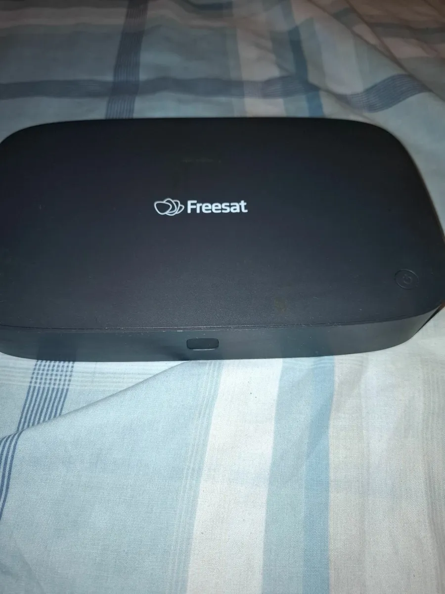 Freesat   tv box - Image 1