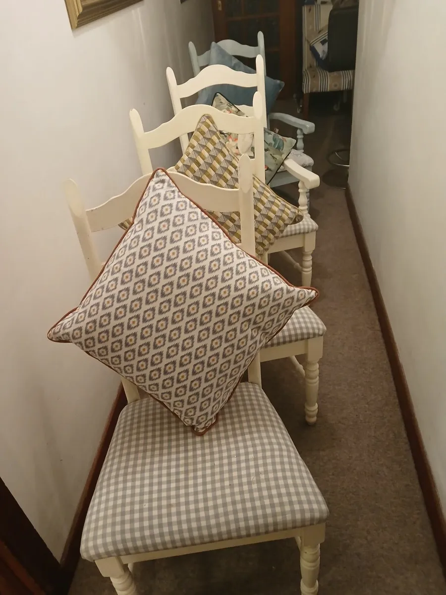 Chairs lot of (4)....country cottage..vintage - Image 3