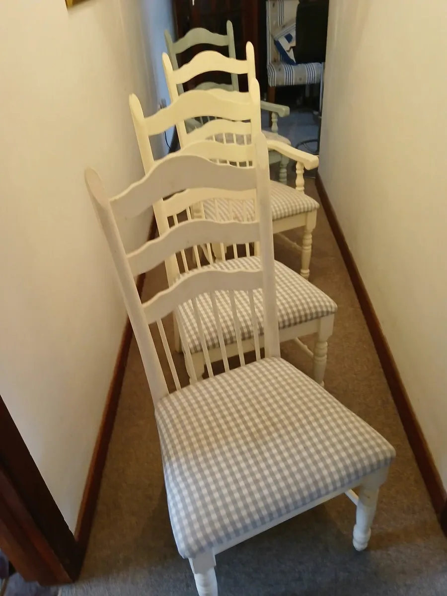 Chairs lot of (4)....country cottage..vintage - Image 4