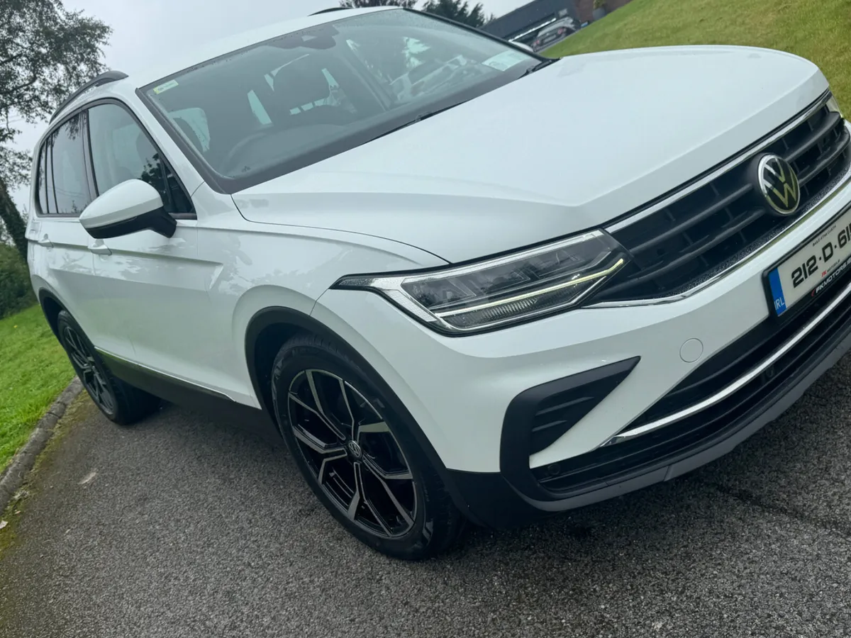 Volkswagen Tiguan 2021 2.0 tdi manual - Image 3