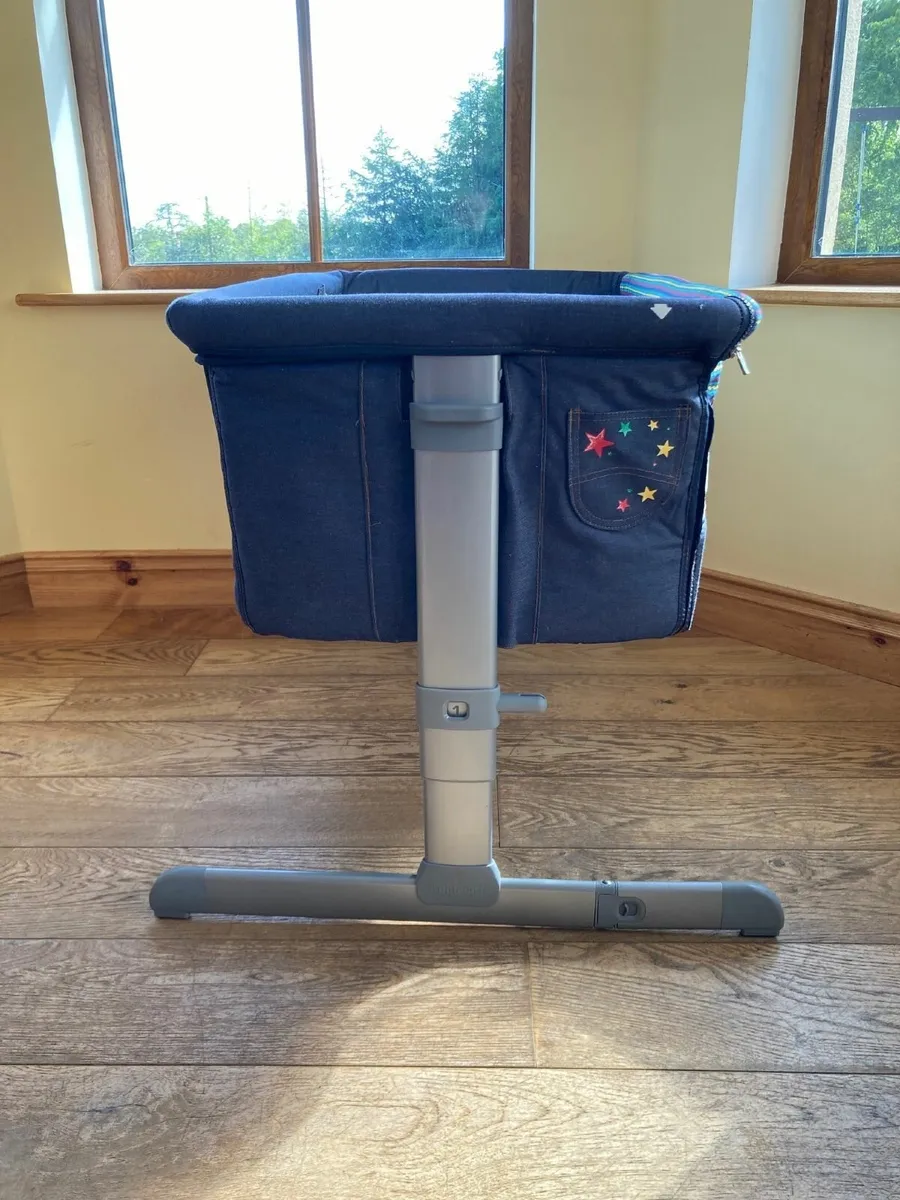 Chicco Next2Me Bedside Crib Denim - Image 2