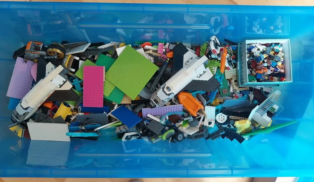Box of Mixed Lego - Image 1