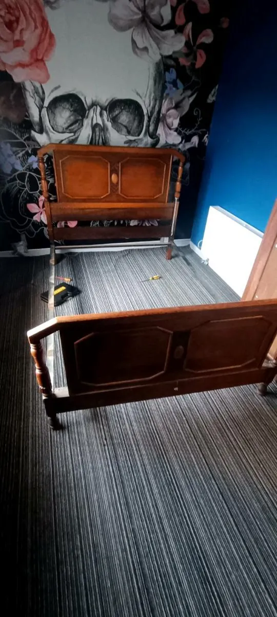 Bed - Image 1