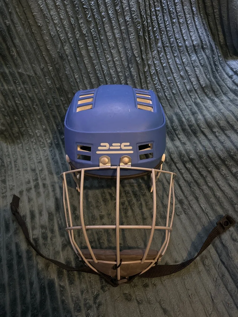 Hurling helmet - Image 2