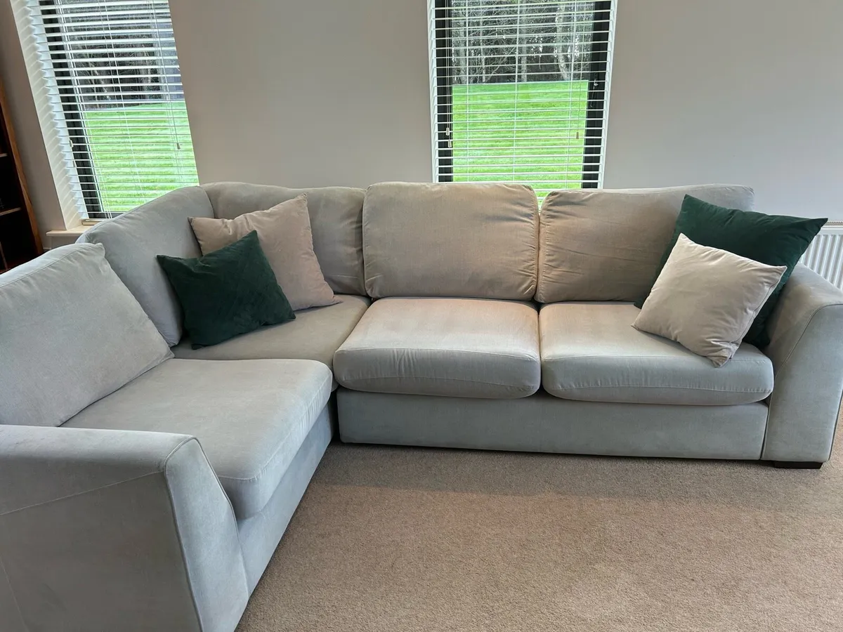 Grey corner couch - Image 3