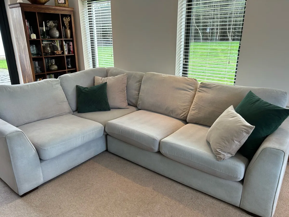Grey corner couch - Image 4