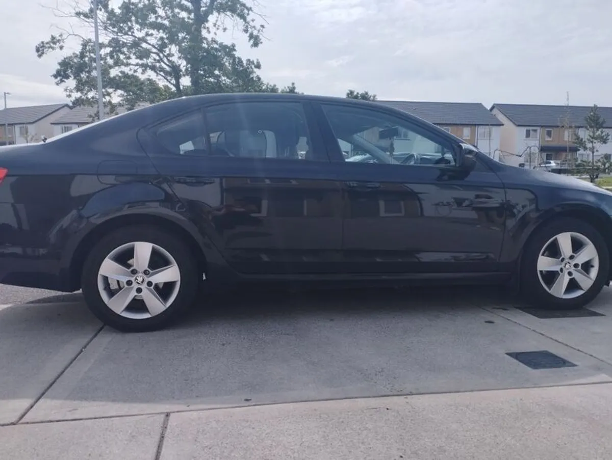 2016 Skoda Octavia - Image 2