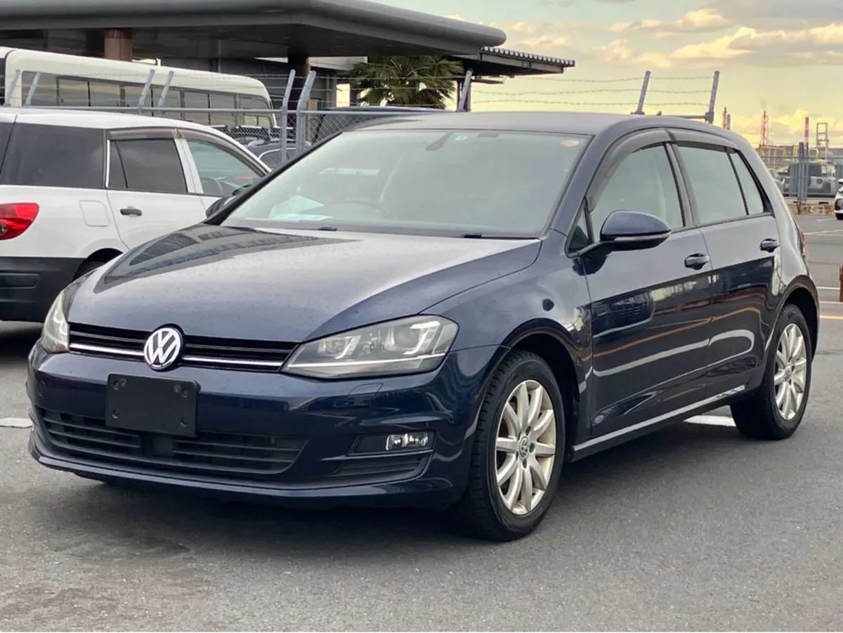 Volkswagen Golf COMFORTLINE 1.2 PETROL 5DR AUTOMAT - Image 1