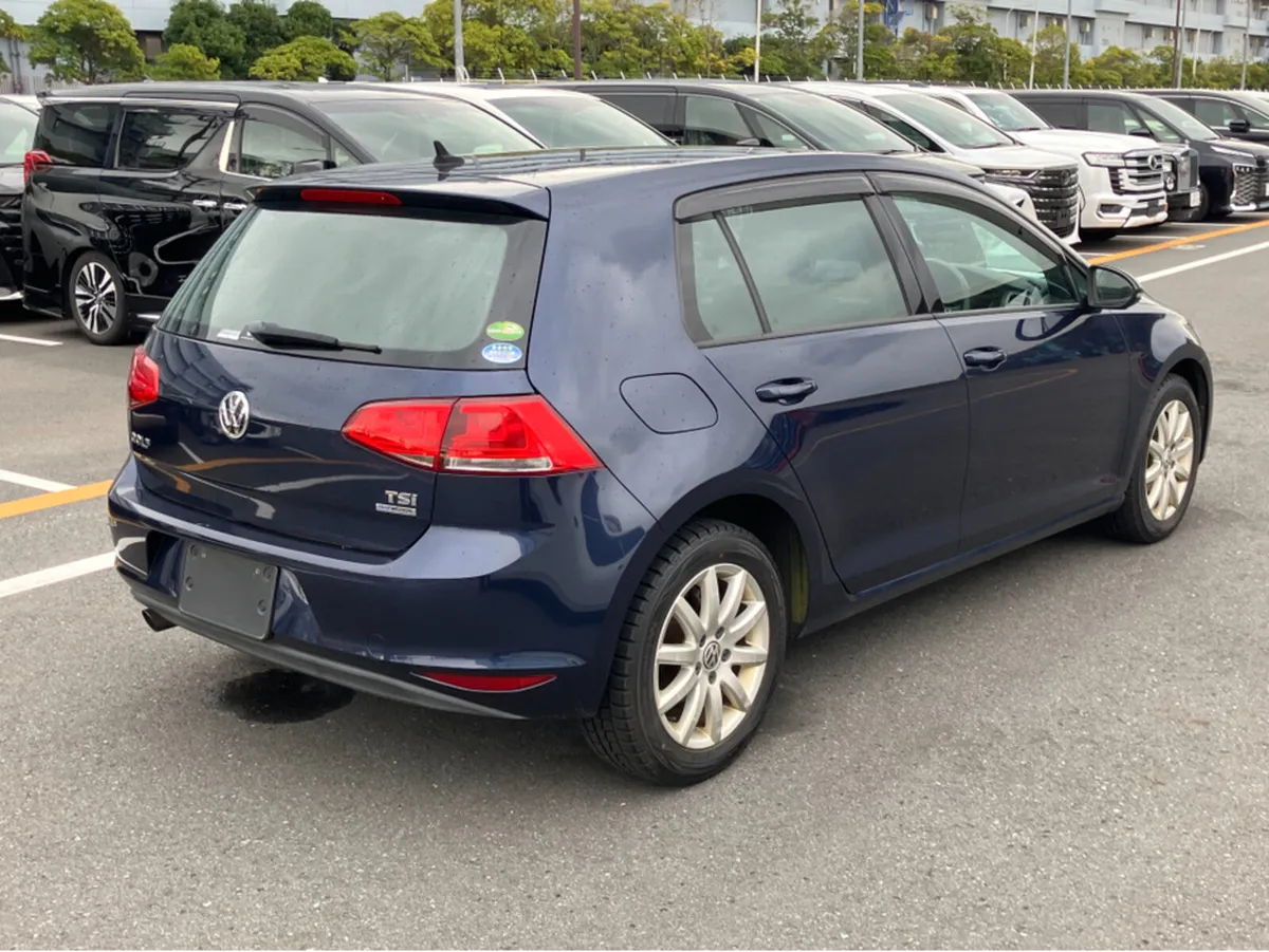 Volkswagen Golf COMFORTLINE 1.2 PETROL 5DR AUTOMAT - Image 3