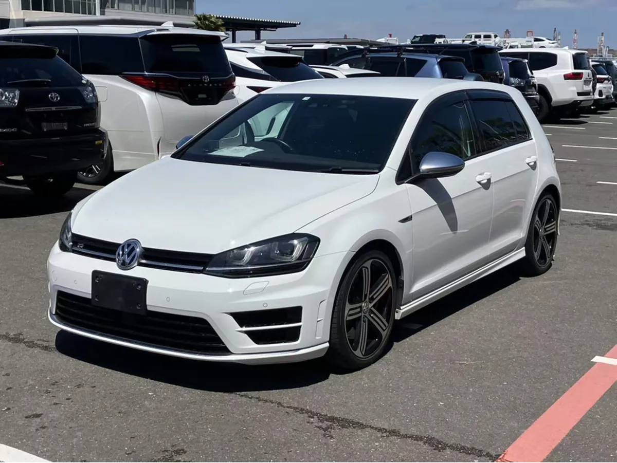 Volkswagen Golf R 2.0 PETROL 4WD AUTOMATIC, FULL L - Image 1