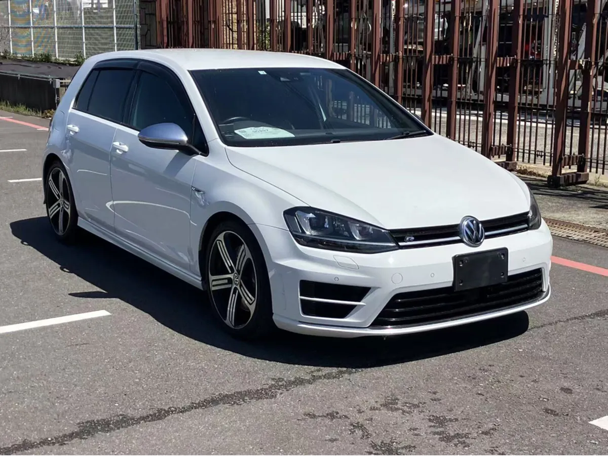 Volkswagen Golf R 2.0 PETROL 4WD AUTOMATIC, FULL L - Image 2