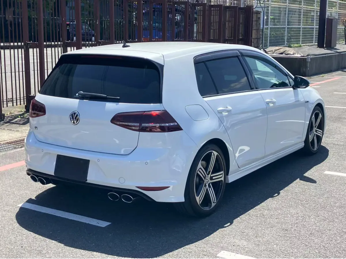 Volkswagen Golf R 2.0 PETROL 4WD AUTOMATIC, FULL L - Image 4