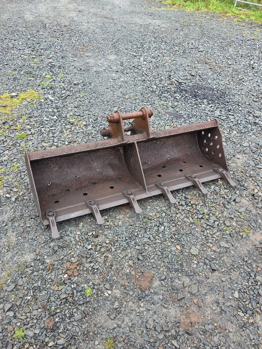 ### Ditching bucket 45mm pins ### - Image 1