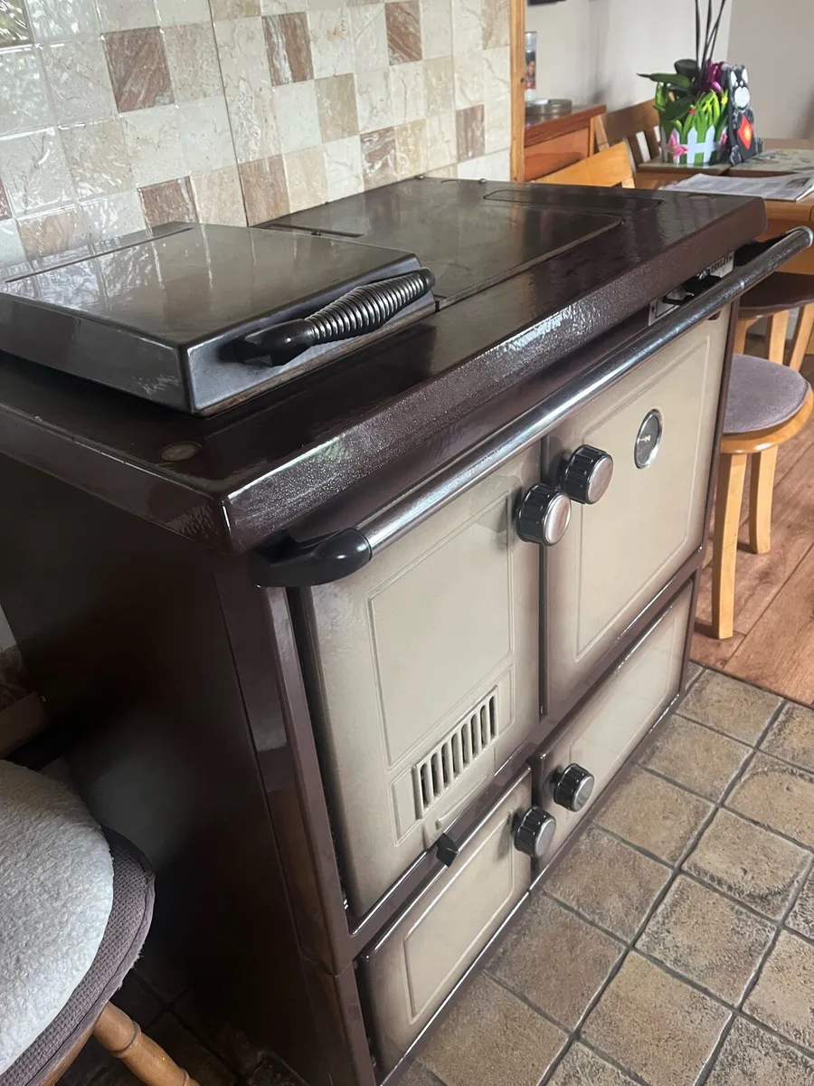 Stanley de-luxe 90 solid fuel range - Image 2