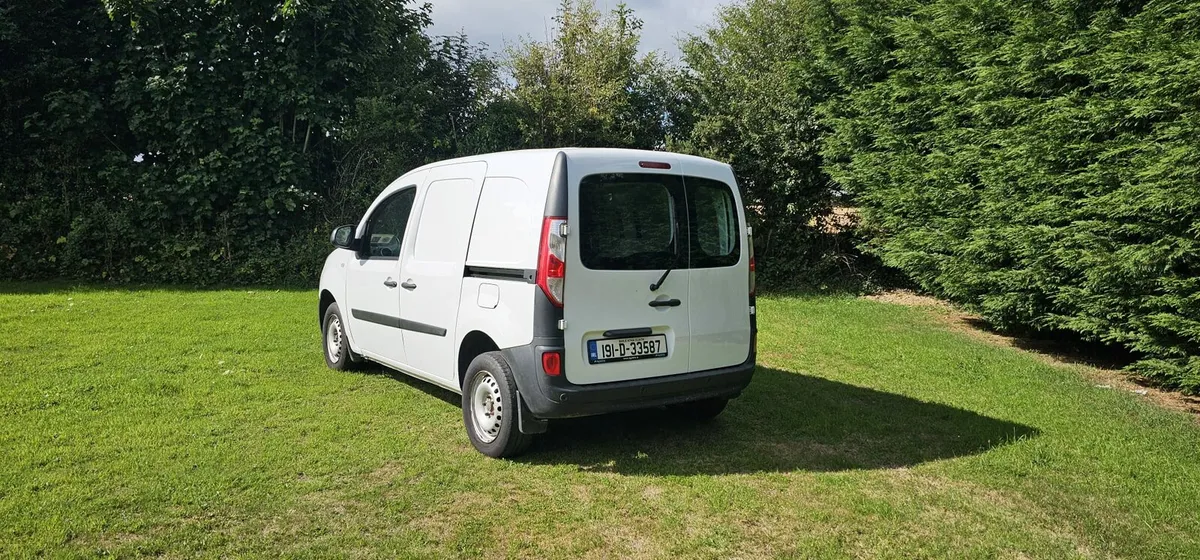 Renault Kangoo Van  comes with 1 year doe - Image 3