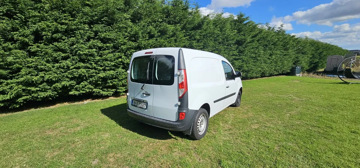 Renault Kangoo Van  comes with 1 year doe - Image 4
