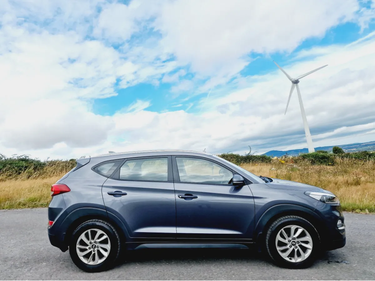 Hyundai Tucson 1.7 CRDI SE NAV BL/DR 5 5DR - Image 3