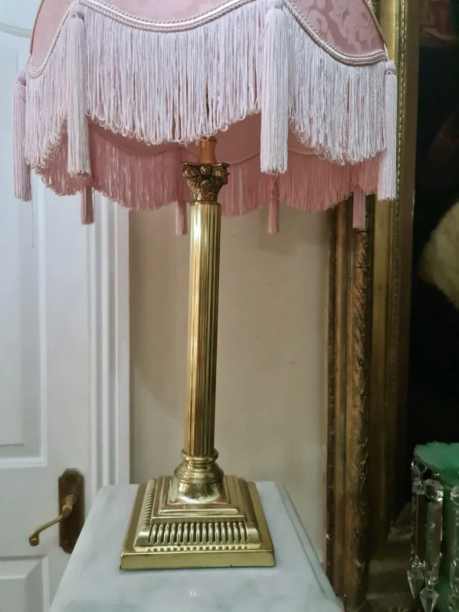 Corinthian brass Vintage lamp - Image 1