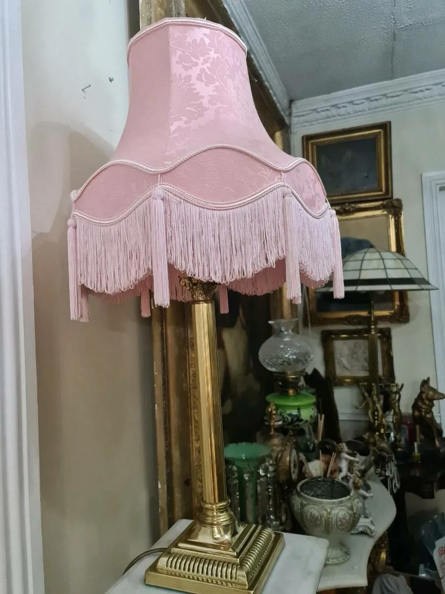 Corinthian brass Vintage lamp - Image 3