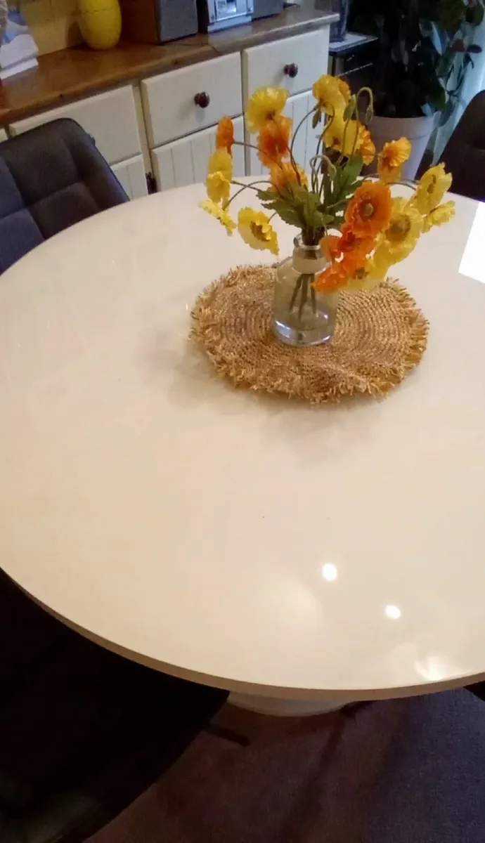 Kitchen table - Image 4