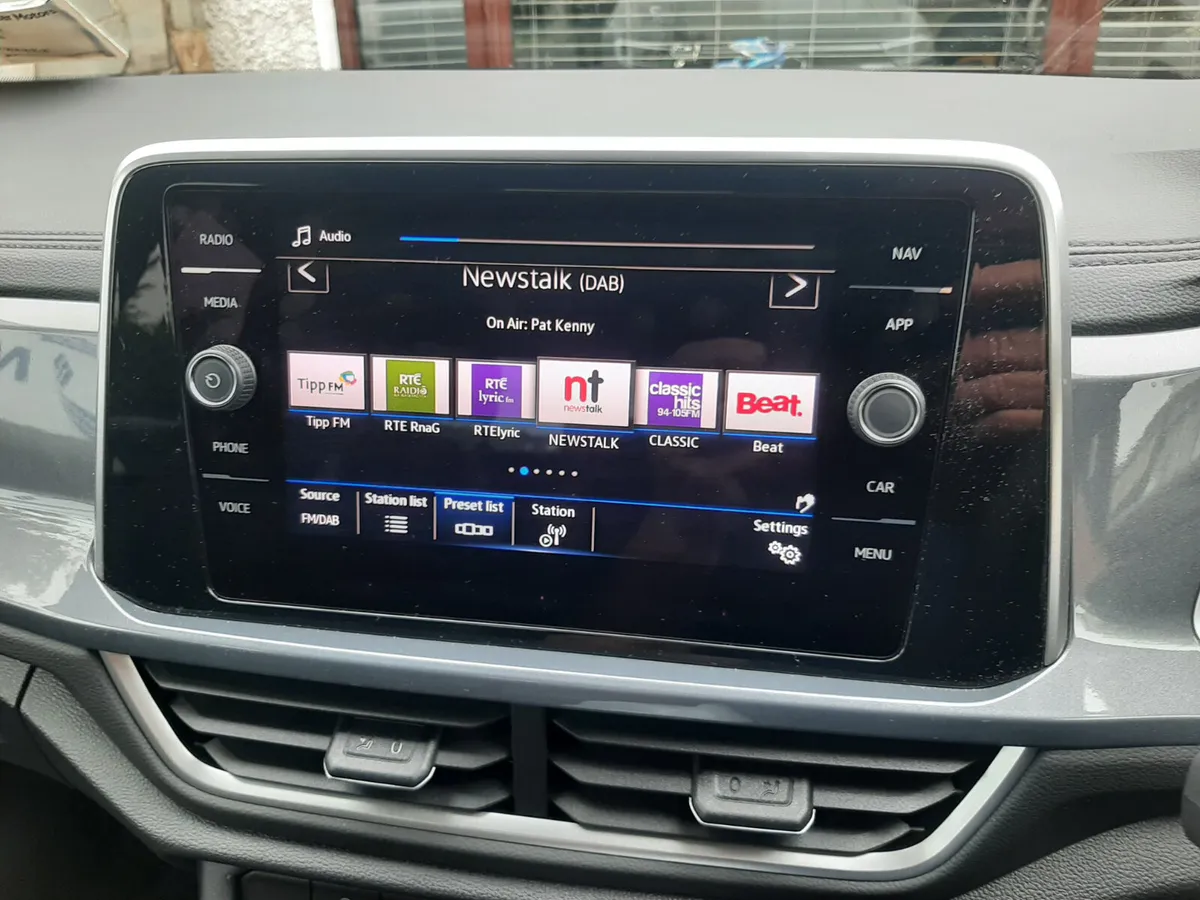 VW  T - ROC  2.0 TDI 2024 . 6 SPEED ,MANUAL - Image 3